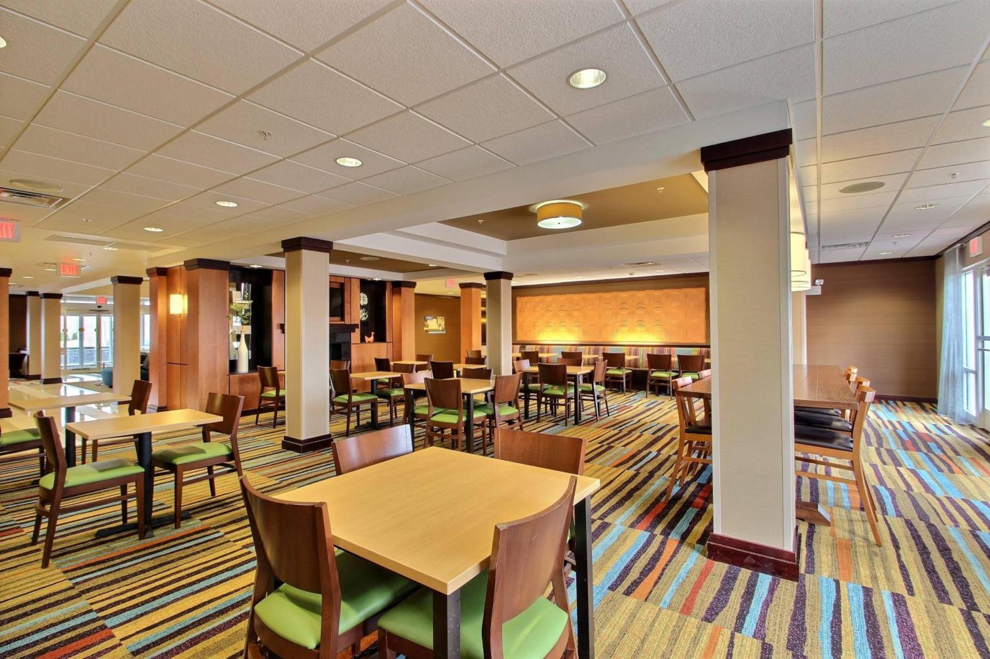 Fairfield Inn & Suites By Marriott Milwaukee Airport Oak Creek Extérieur photo