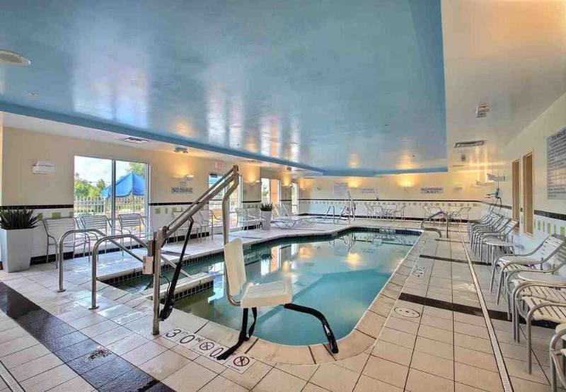Fairfield Inn & Suites By Marriott Milwaukee Airport Oak Creek Extérieur photo